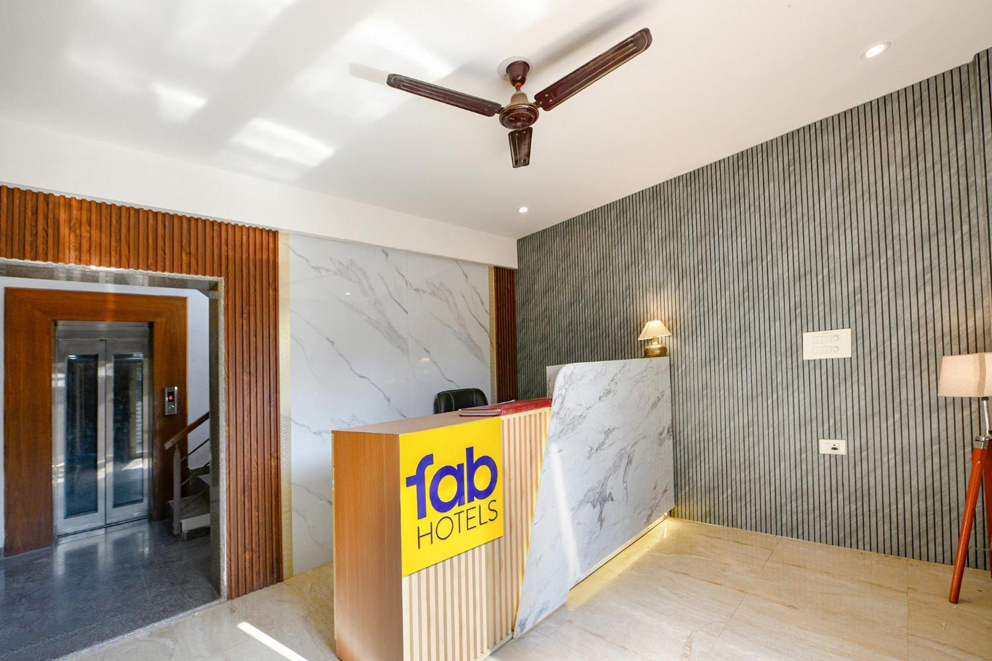 Fabhotel Ar Suites Gurgaon Exterior foto