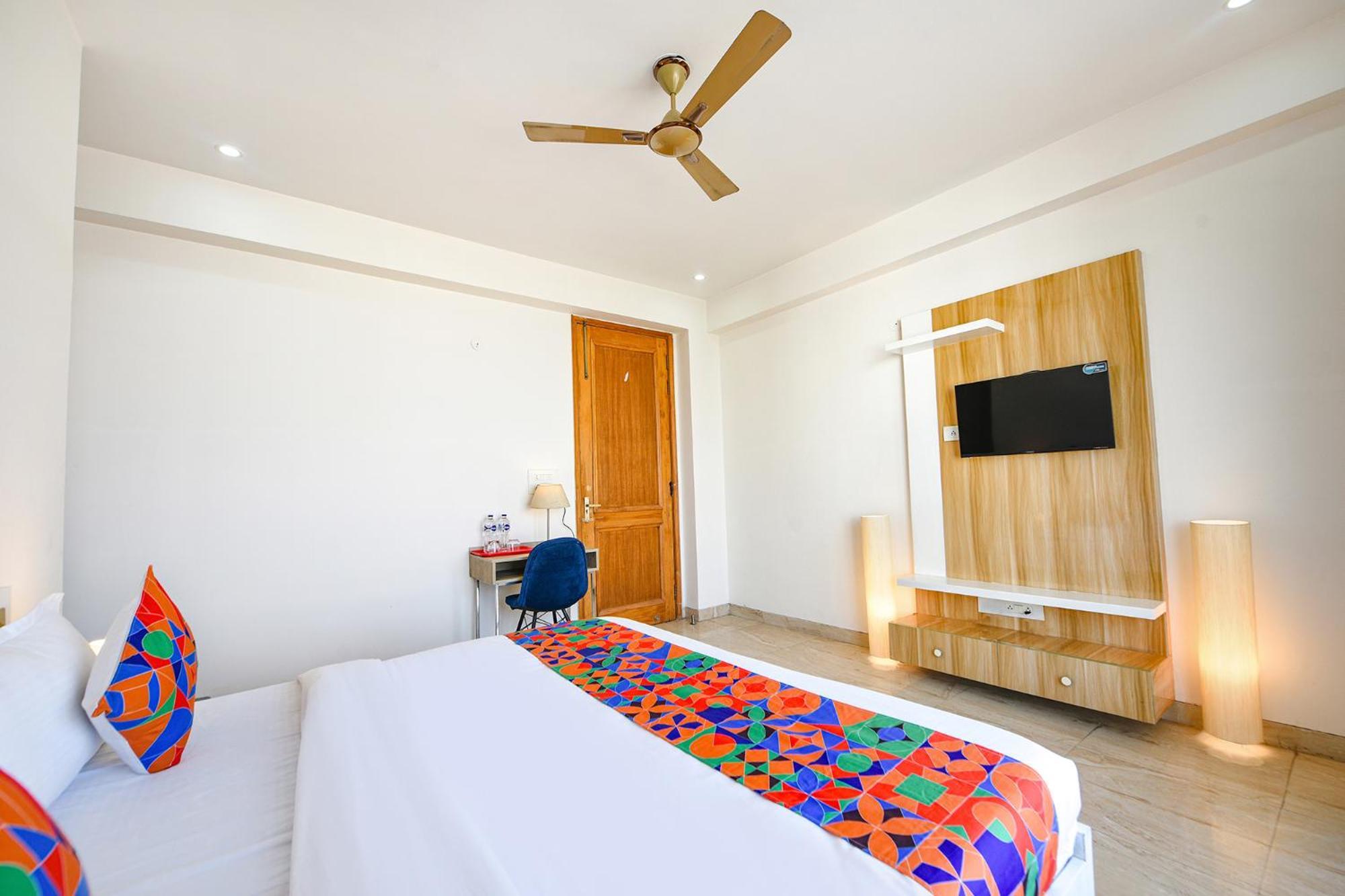 Fabhotel Ar Suites Gurgaon Exterior foto
