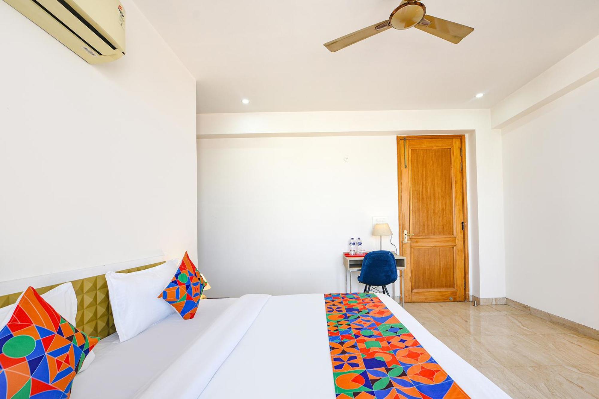 Fabhotel Ar Suites Gurgaon Exterior foto